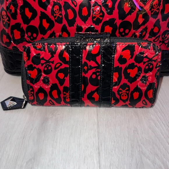 Loungefly Leopard Skull Embossed Dome Purse Bag & Wallet RARE - Has Flaw - Picture 7 of 16